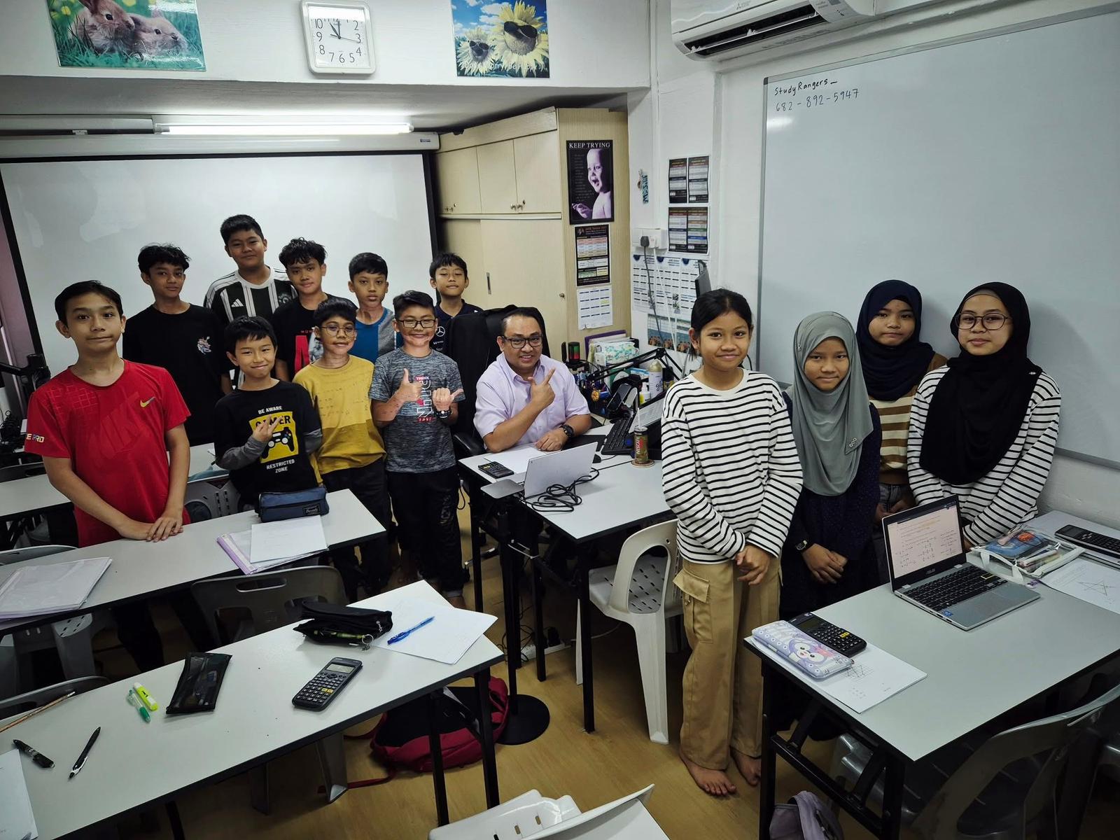 Salik Tuition classroom moment 3